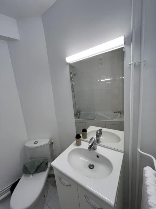 Modern Apartment Near The Eiffel Tower, 45M Παρίσι Εξωτερικό φωτογραφία